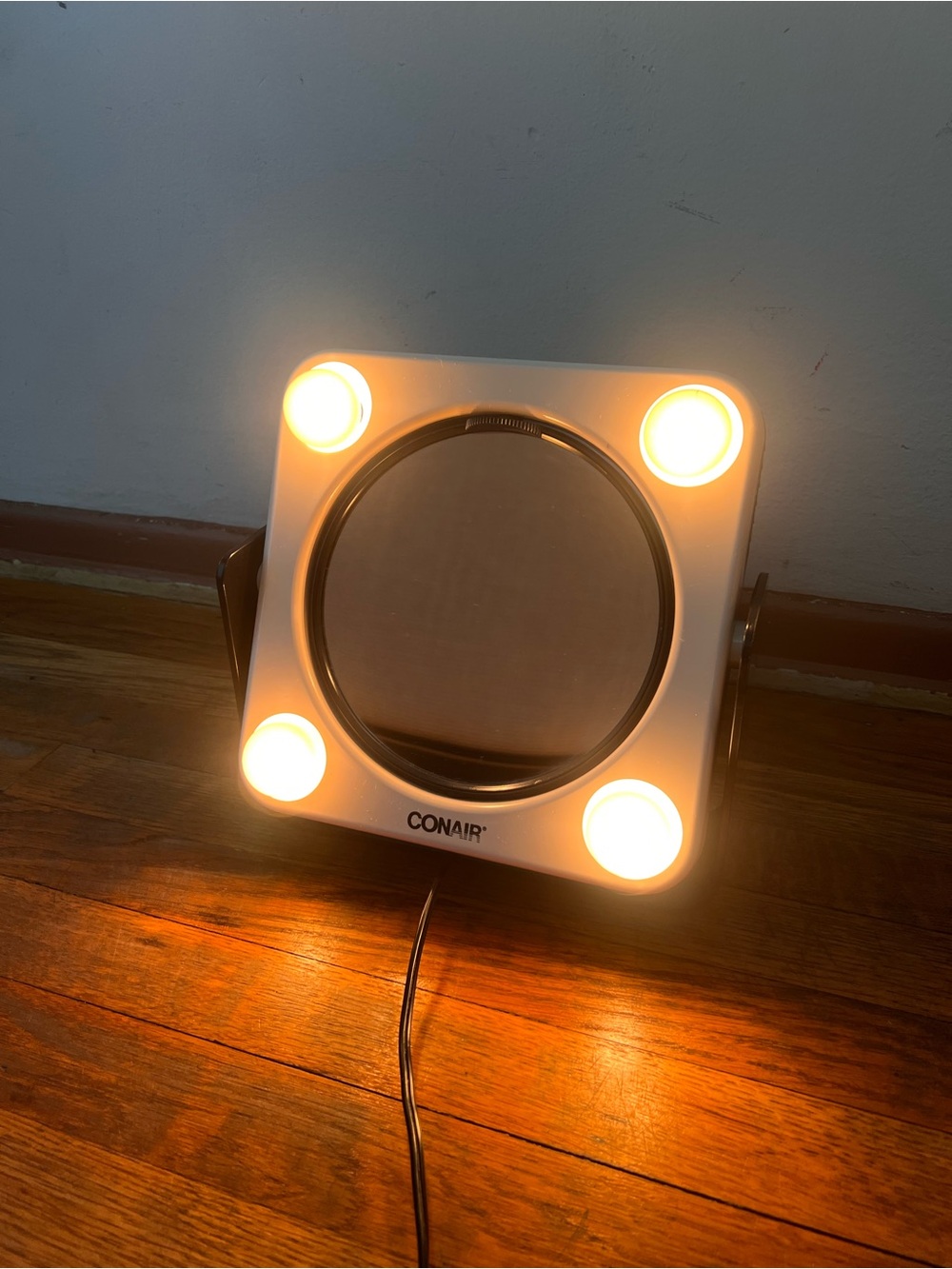 1980 Conair 2 Sided True Reflection Light Bulb Lighting Magnifying Mirror